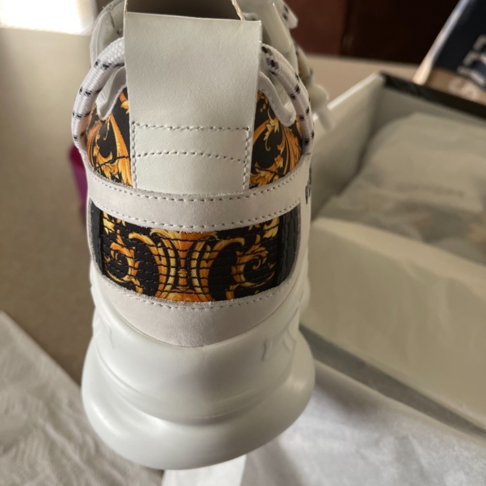 Versace Chain Reaction - Picture 3 of 5